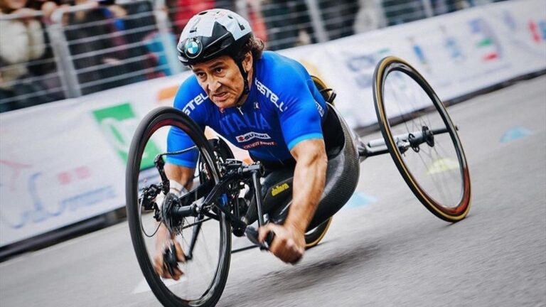 Addio ad Alex Zanardi, scompare un “campione vero”. Aveva 59 anni