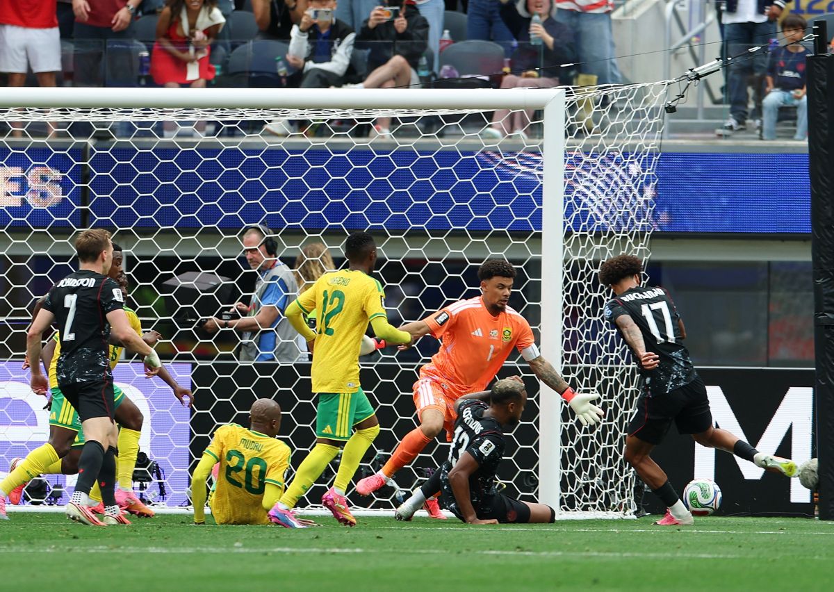 Eustaquio-gol al 92°, il Canada batte il Sudafrica e vola agli ottavi