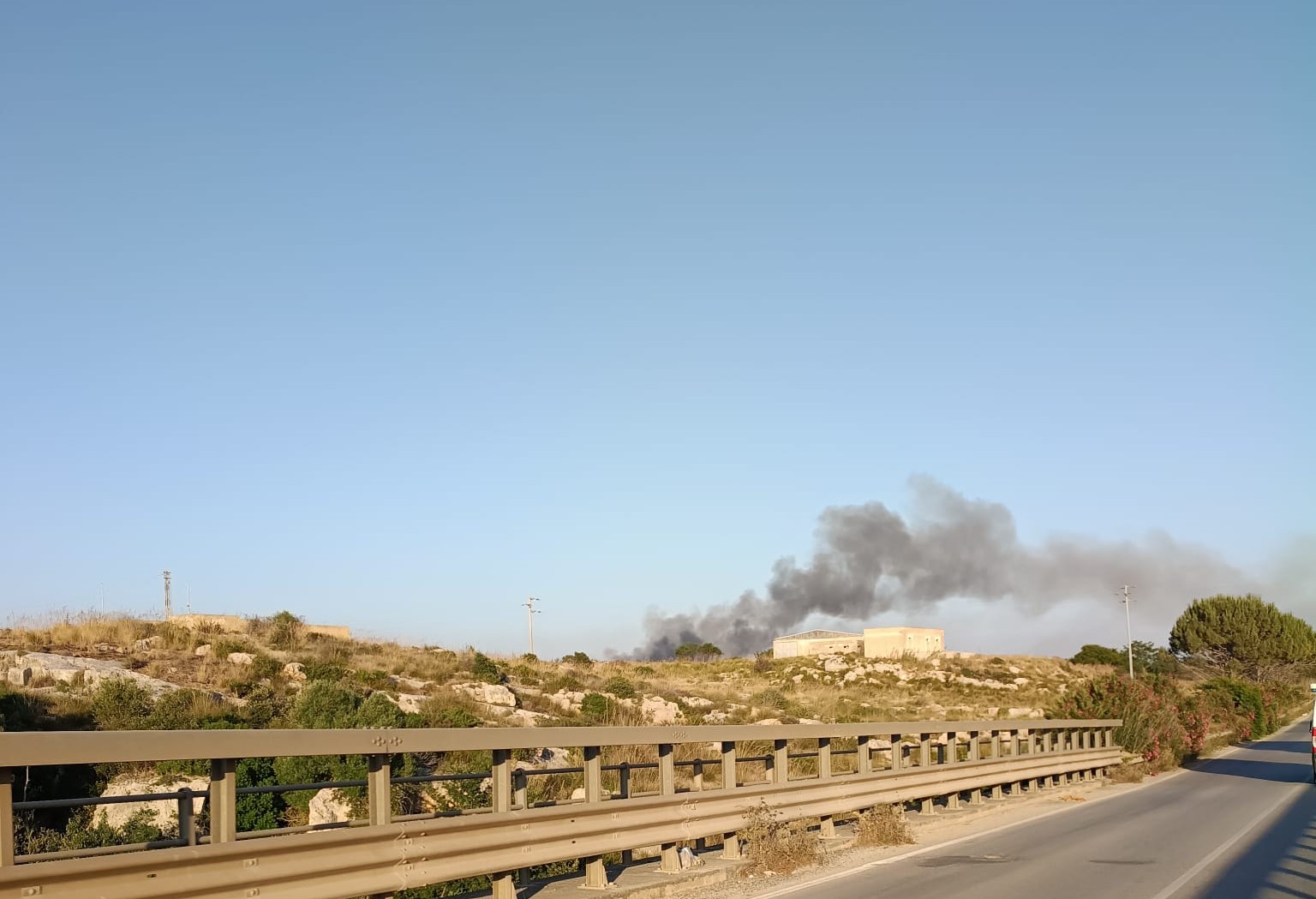 Fiamme nella zona di Ciavolo a Marsala