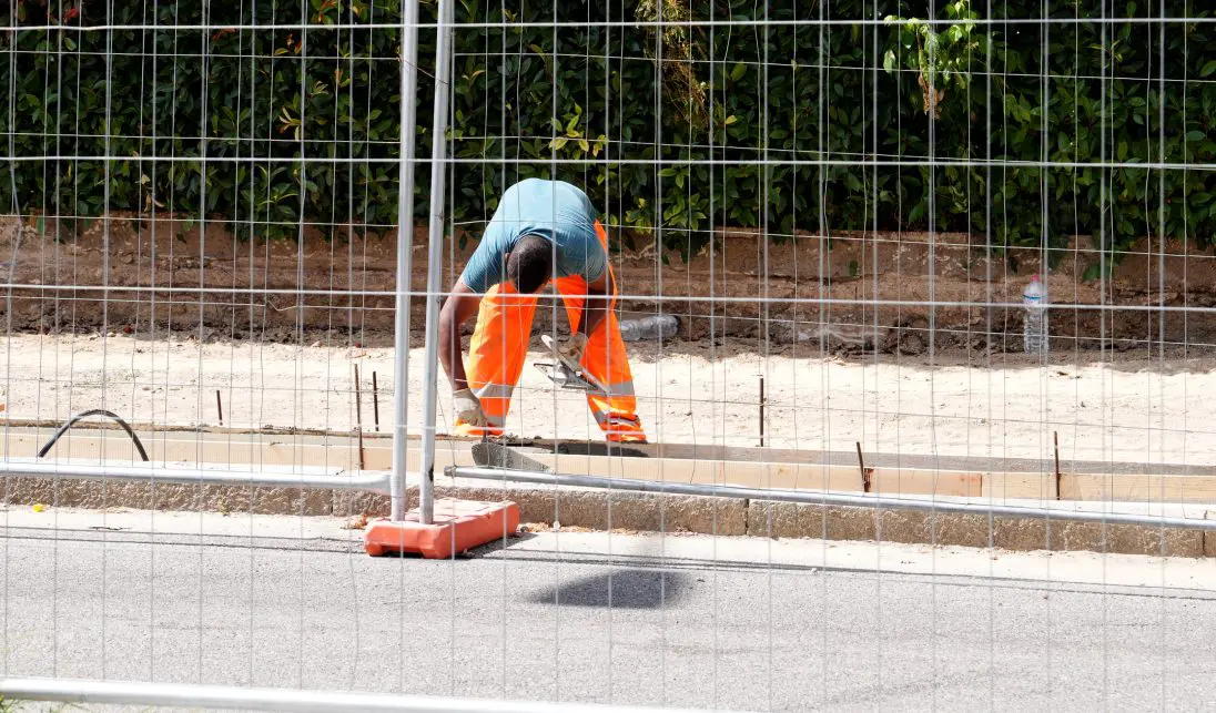 Stop ai lavori a rischio nelle ore più calde fino al 31 agosto, Schifani firma l’ordinanza. VIDEO