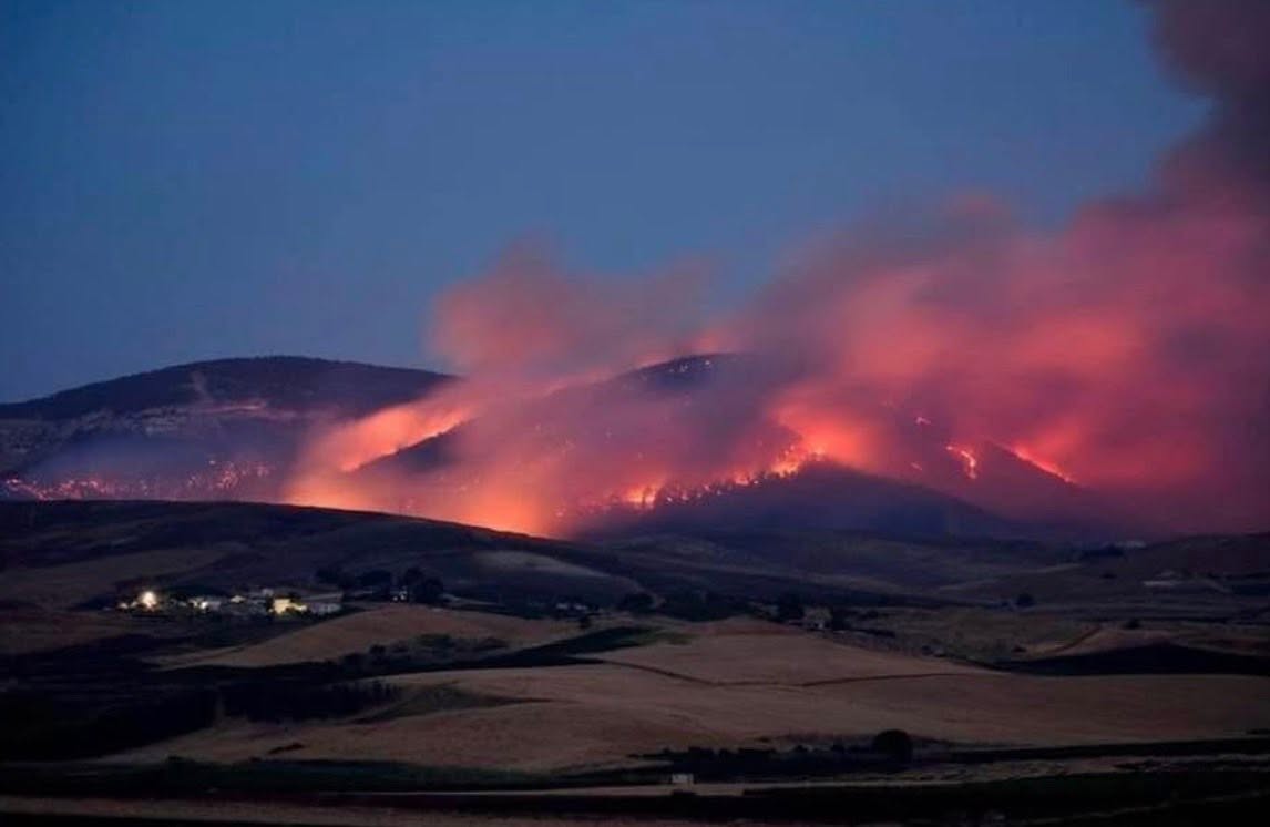 Montagna Grande: dopo l’ennesimo incendio, Trapani chiede verità e interventi