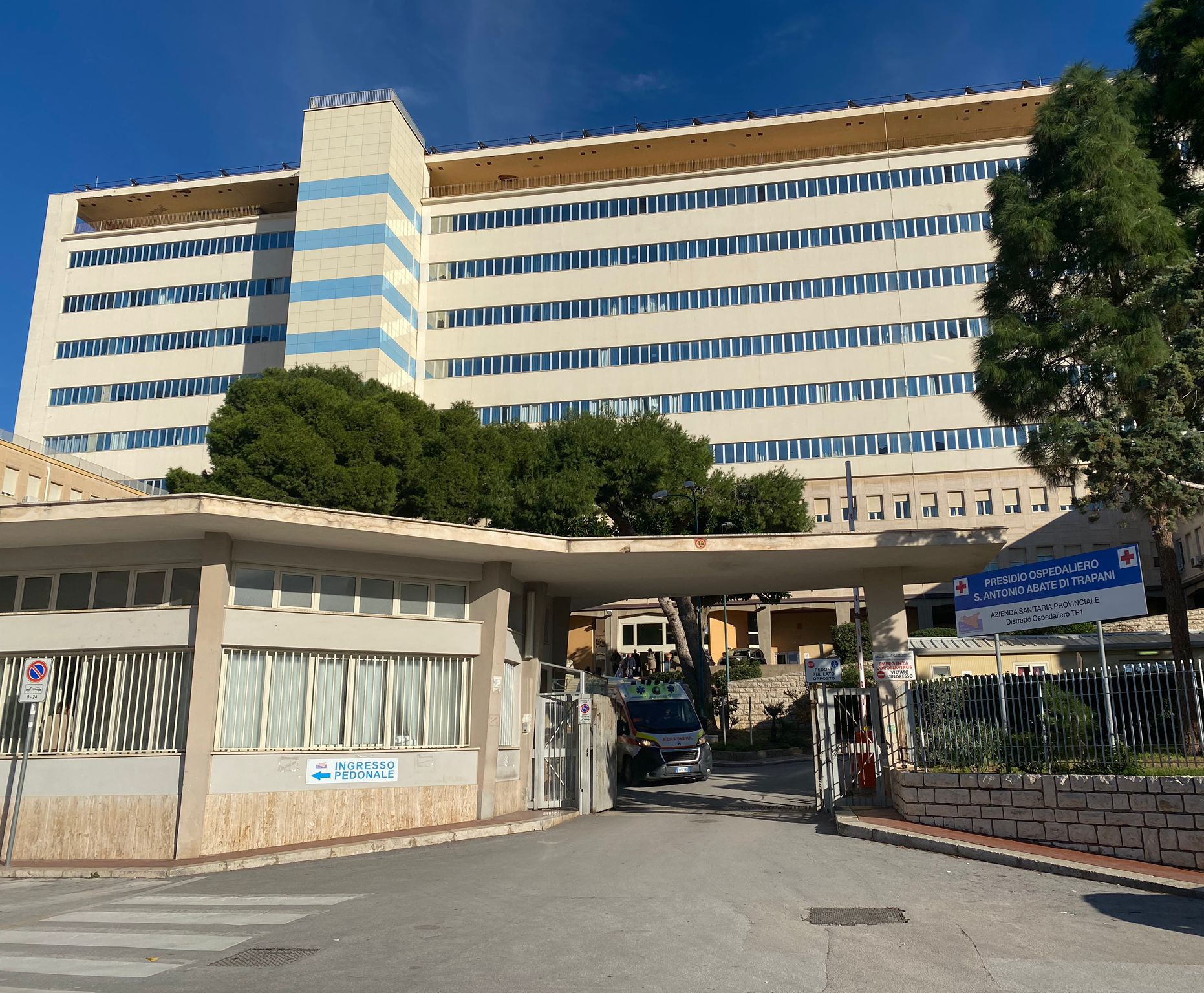 Sostituzione del sistema di aerazione, l’ospedale di Trapani sospende gli interventi chirurgici