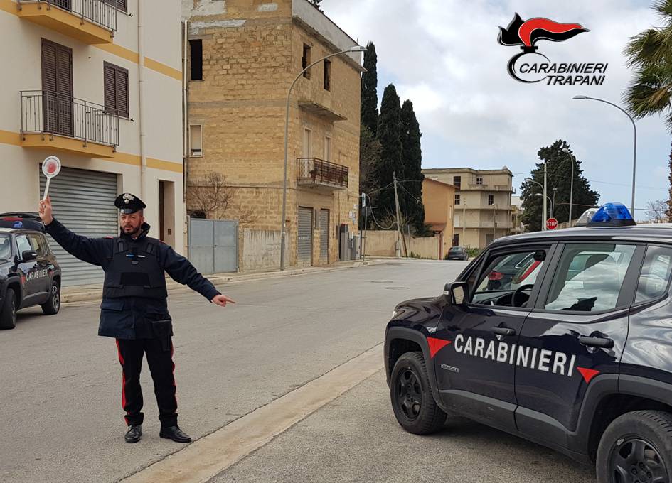 Trapani: 19enne non si ferma all’alt, arrestato