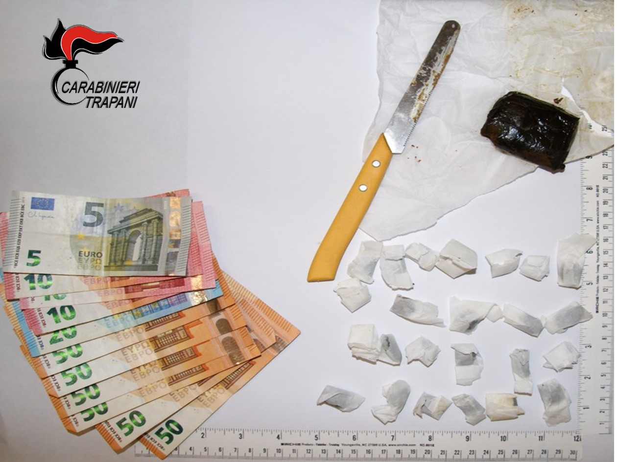 Alcamo, un arresto e una denuncia per un minore per spaccio di droga