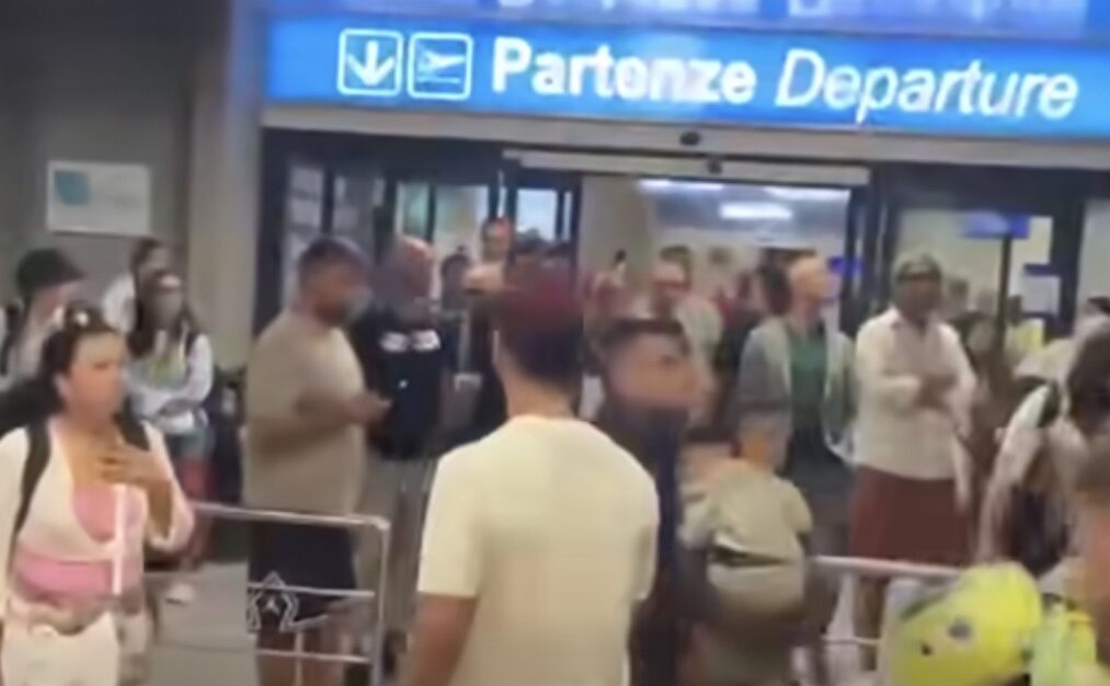 L’Etna si sveglia ed è caos nei cieli, Birgi aiuta come può oltre mille passeggeri bloccati