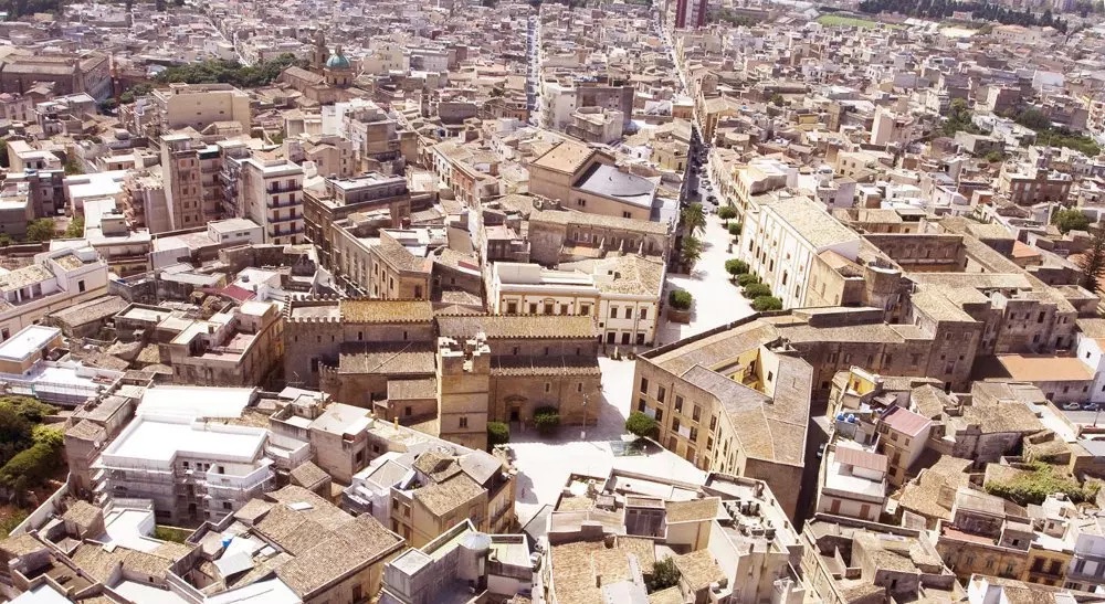 Castelvetrano, è caccia al ladro: la foto corre sui social ma la giustizia fai da te fa paura