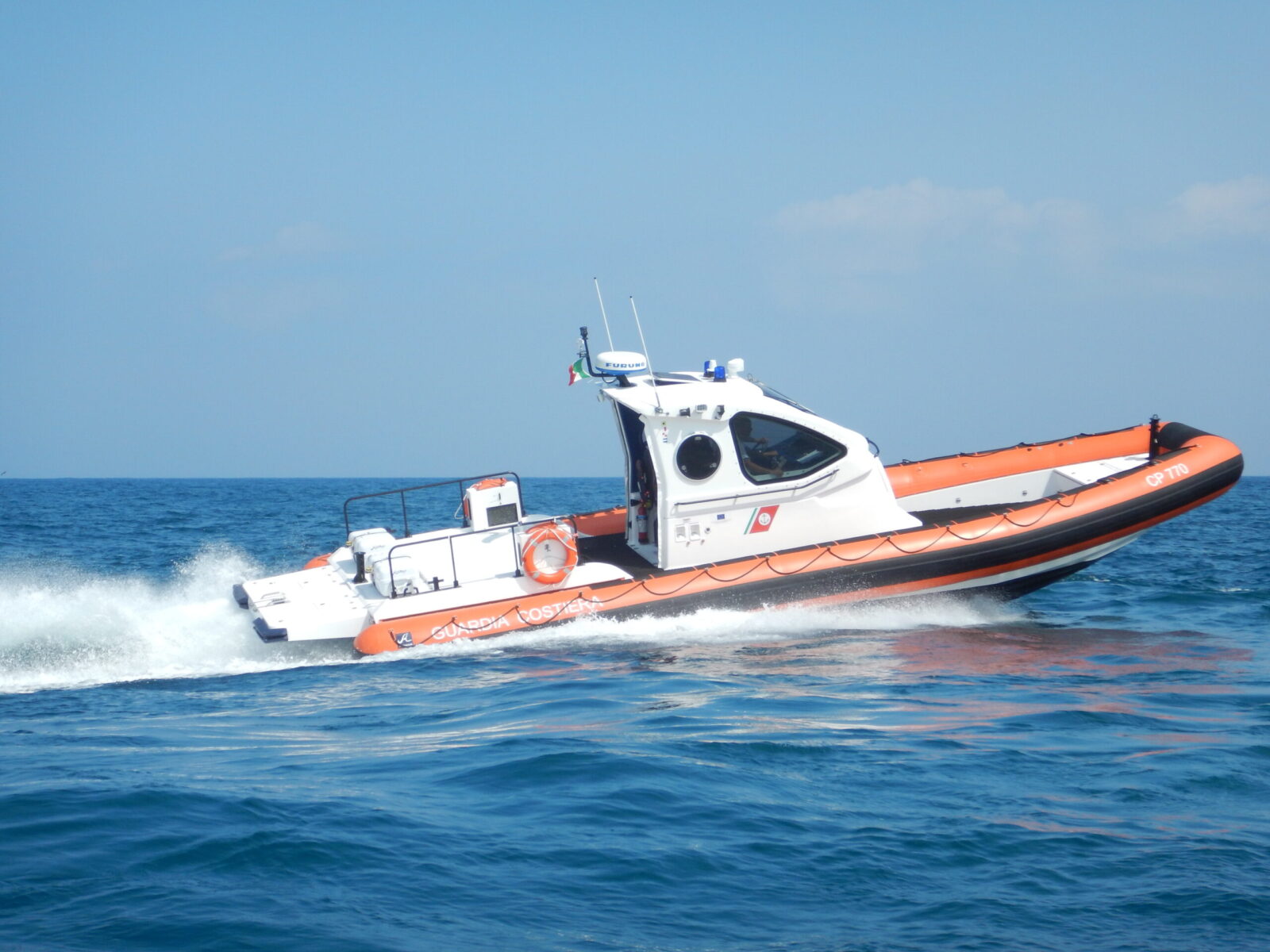 Due bagnanti salvati dalla Guardia Costiera a San Vito Lo Capo
