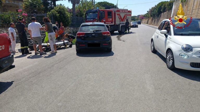 Alcamo, incidente tra auto e moto: centauro in ospedale