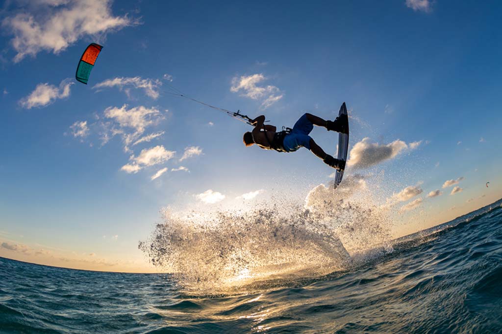 Da Milano a Marsala per una gara di kitesurf ma… l’attrezzatura non arriva, atleta risarcito