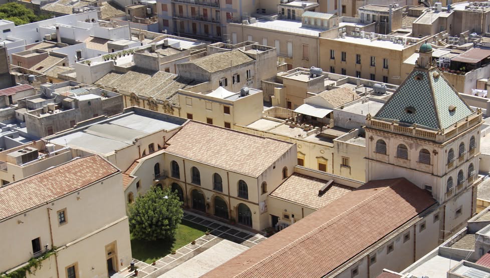 Due giorni d scerbatura a Marsala, mentre Liberi chiede lumi sull’accordo per l’uso dei mezzi agricoli