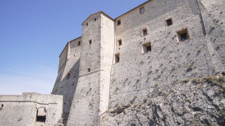 La fibra di Open Fiber abilita l’albergo diffuso nel borgo riminese di San Leo
