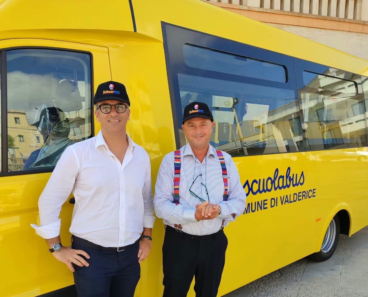 Turano dice sì ai bus scolastici… e anche al Ponte sullo Stretto