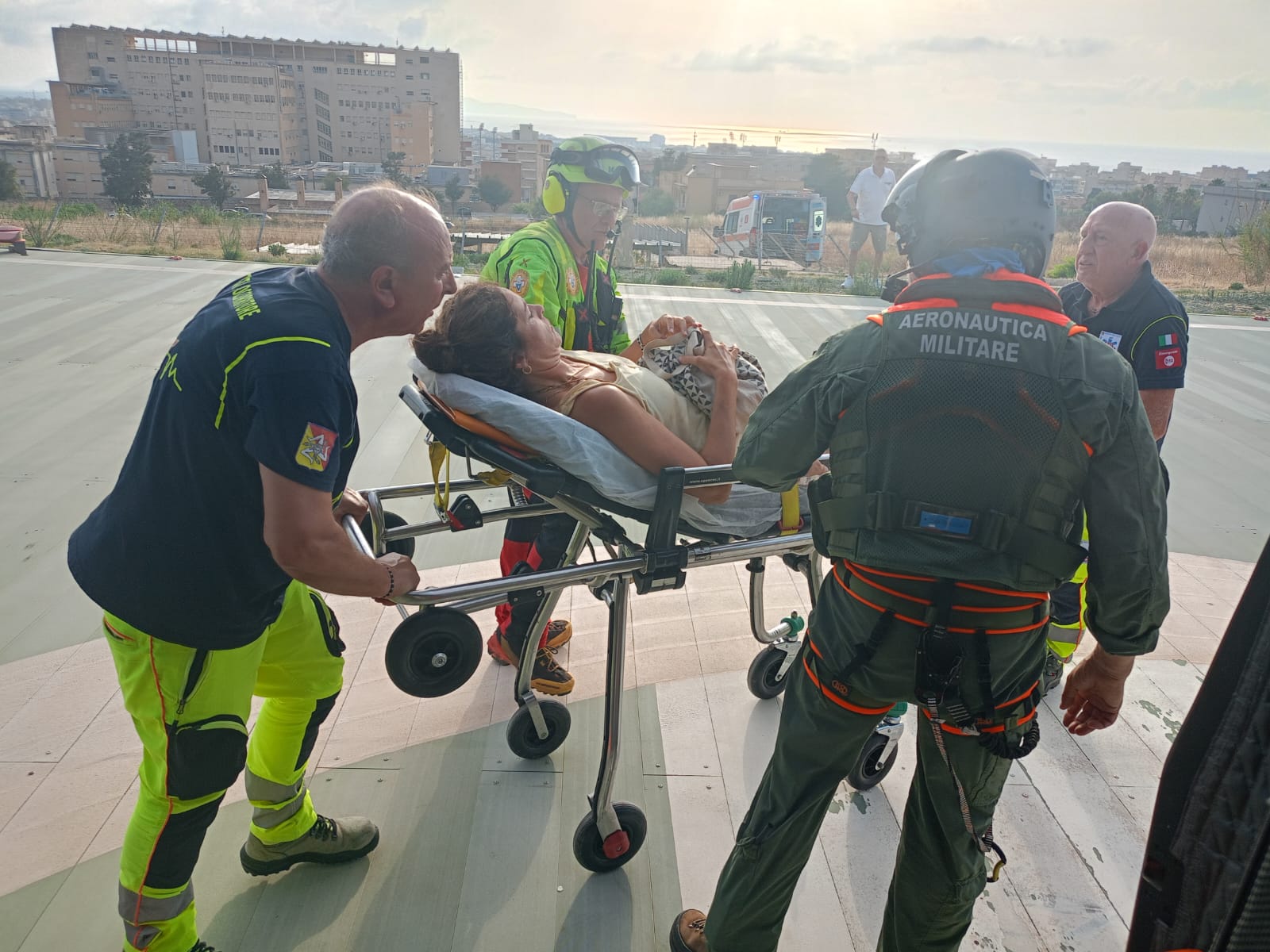 Si infortuna alla Riserva dello Zingaro, recuperata dal Soccorso militare e alpino