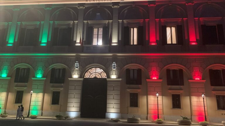 Trapani: intitolata all’ex sindaco Aldo Bassi la piazza antistante la sede del Comune VIDEO