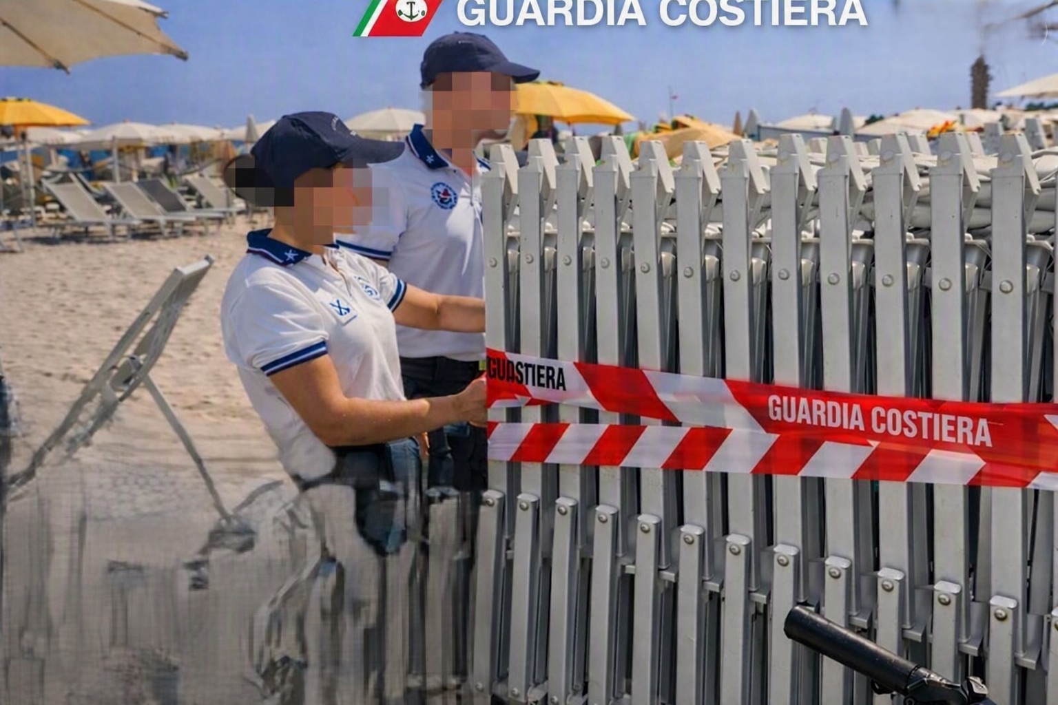 A San Vito Lo Capo sequestrati 51 ombrelloni e 102 lettini abusivi