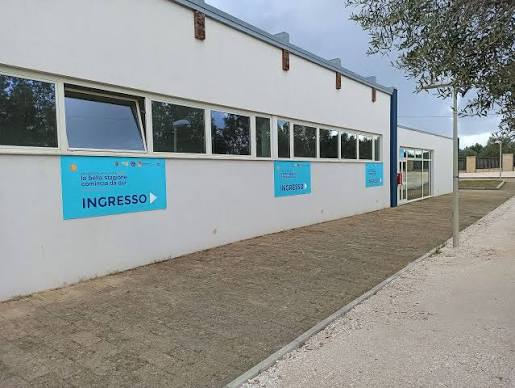 Dall’hub migranti al centro vaccinale, l’ex Cipponeri diventa… Alberghiero