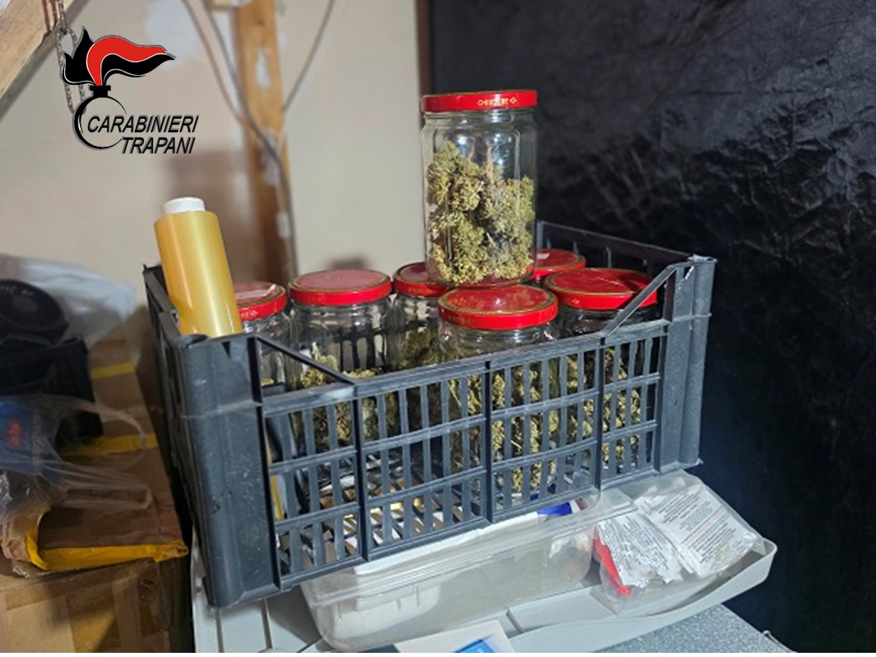 Coltivava marijuana in appartamento, arrestato un uomo nel trapanese