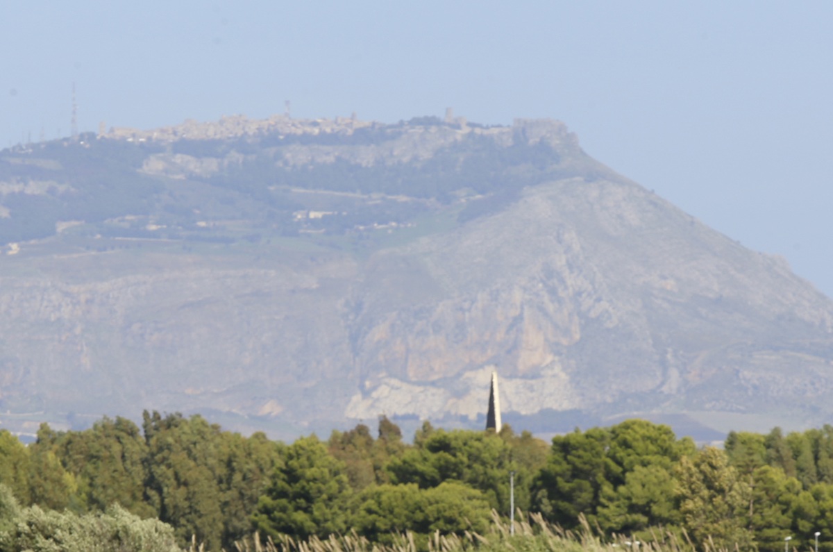 Tragico incidente in una gara automobilistica in Sicilia, due morti e un ferito alla Cronoscalata Monte Erice