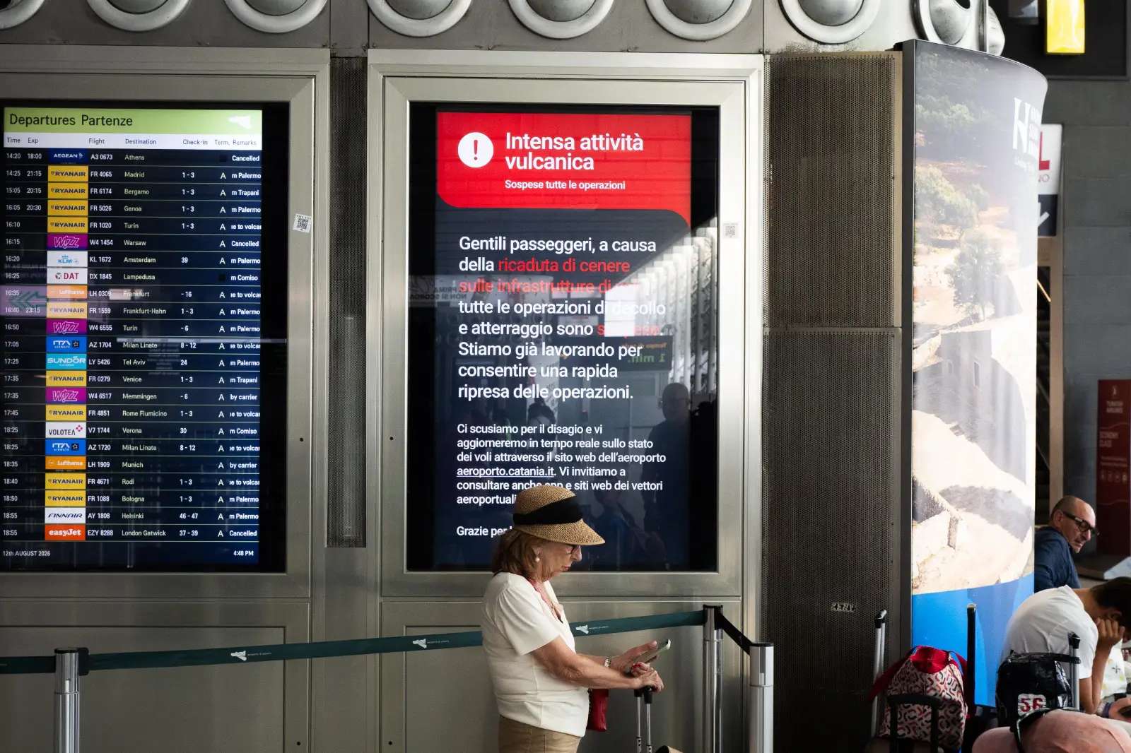 Etna, stop ai voli anche nella giornata odierna: aeroporto di Catania chiuso sino a mezzanotte