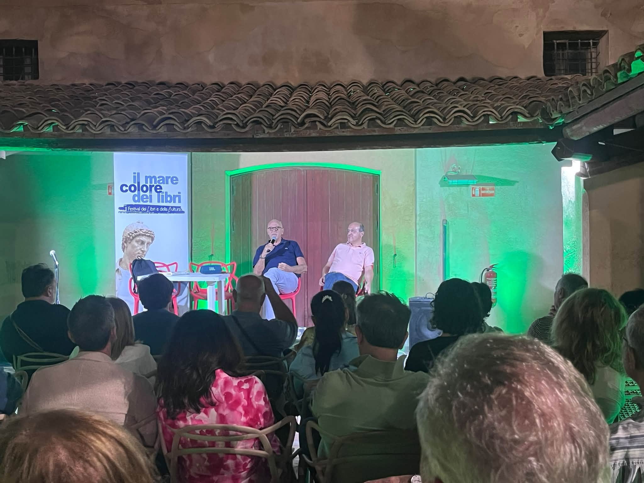 A “Il Mare colore dei libri” note e racconti sui mitici Beatles. VIDEO