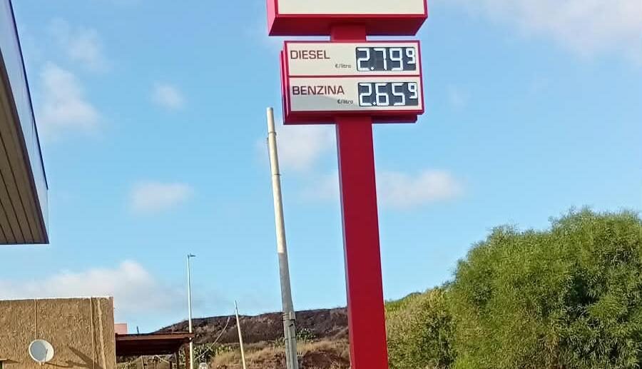 Caro carburanti, Aricò rassicura gli autotrasportatori. Ma Confimprenditori attacca