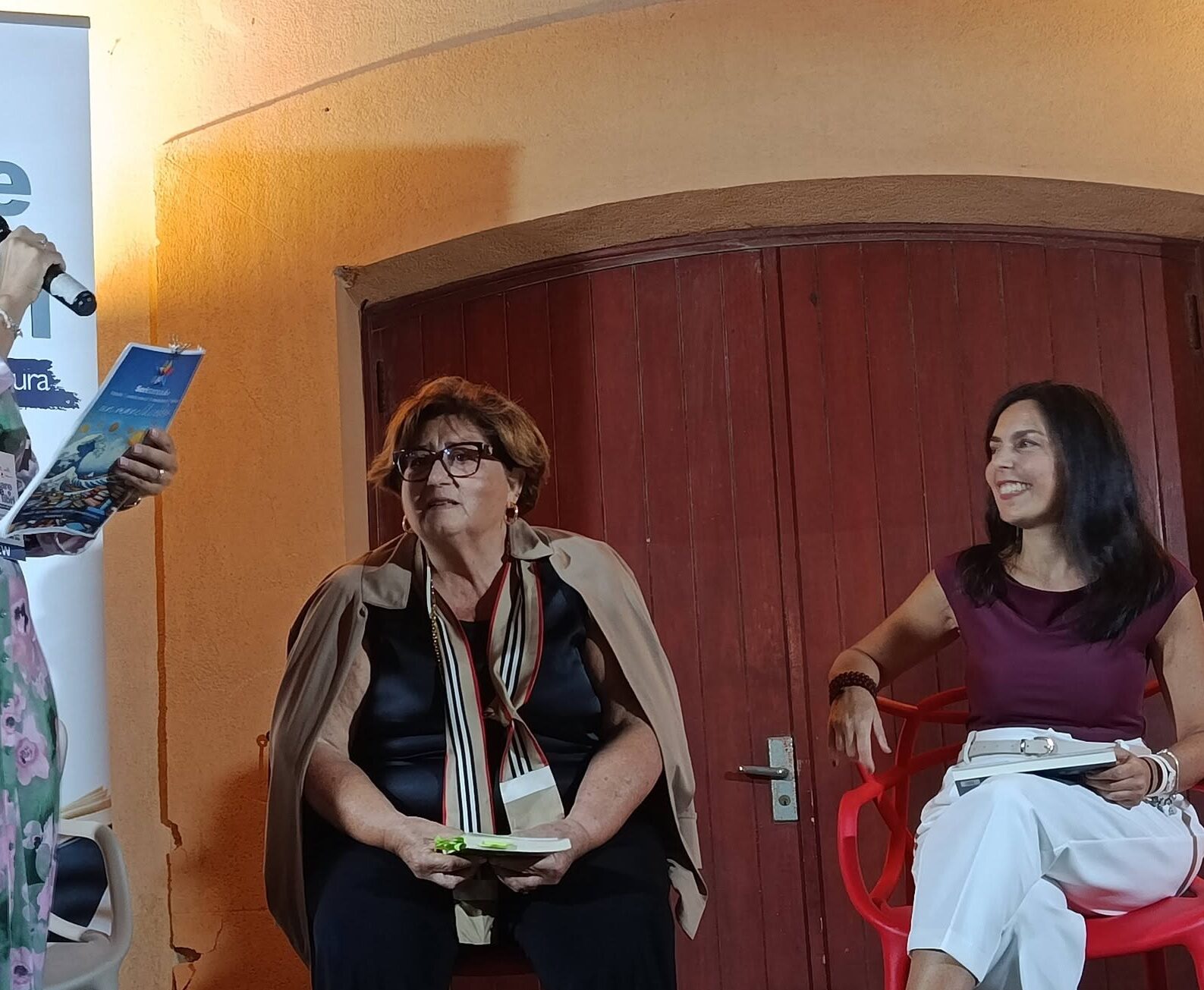 A “Il Mare colore dei libri” Sabrina Sciabica racconta le storie di chi parte e di chi resta. VIDEO