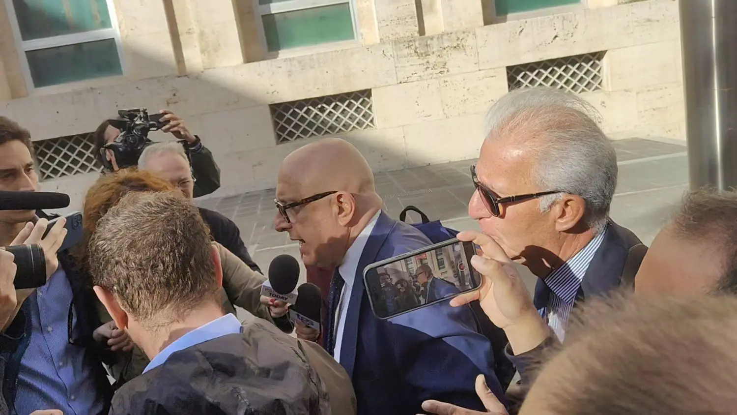 Inchiesta per corruzione, Armao rilascia dichiarazioni spontanee al gip. Interrogatorio fiume del deputato Ars Lombardo / Video