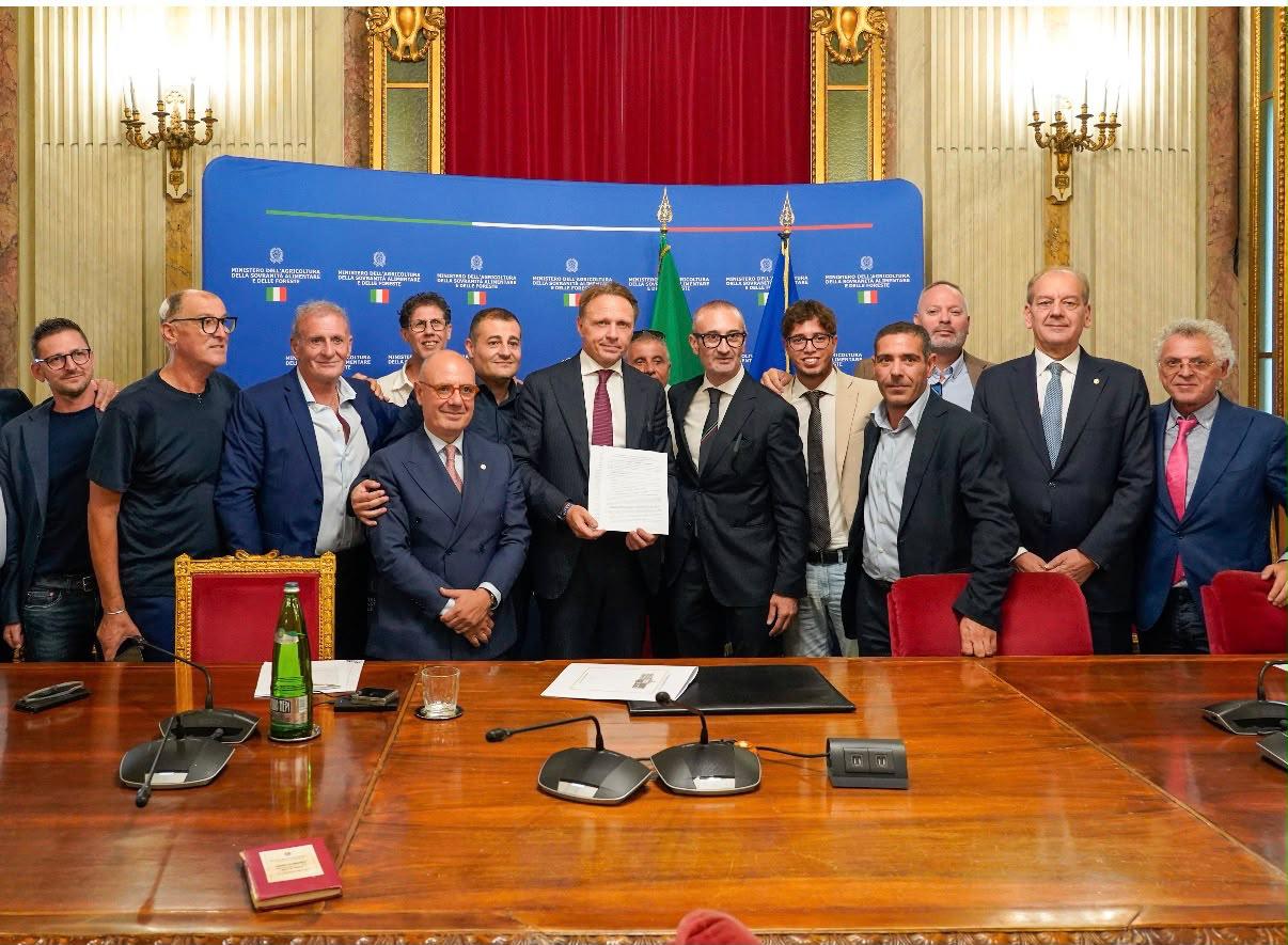 La Pesca mazarese incontra il Ministro, dal Governo aperture su redditi, gambero rosso e caro carburante