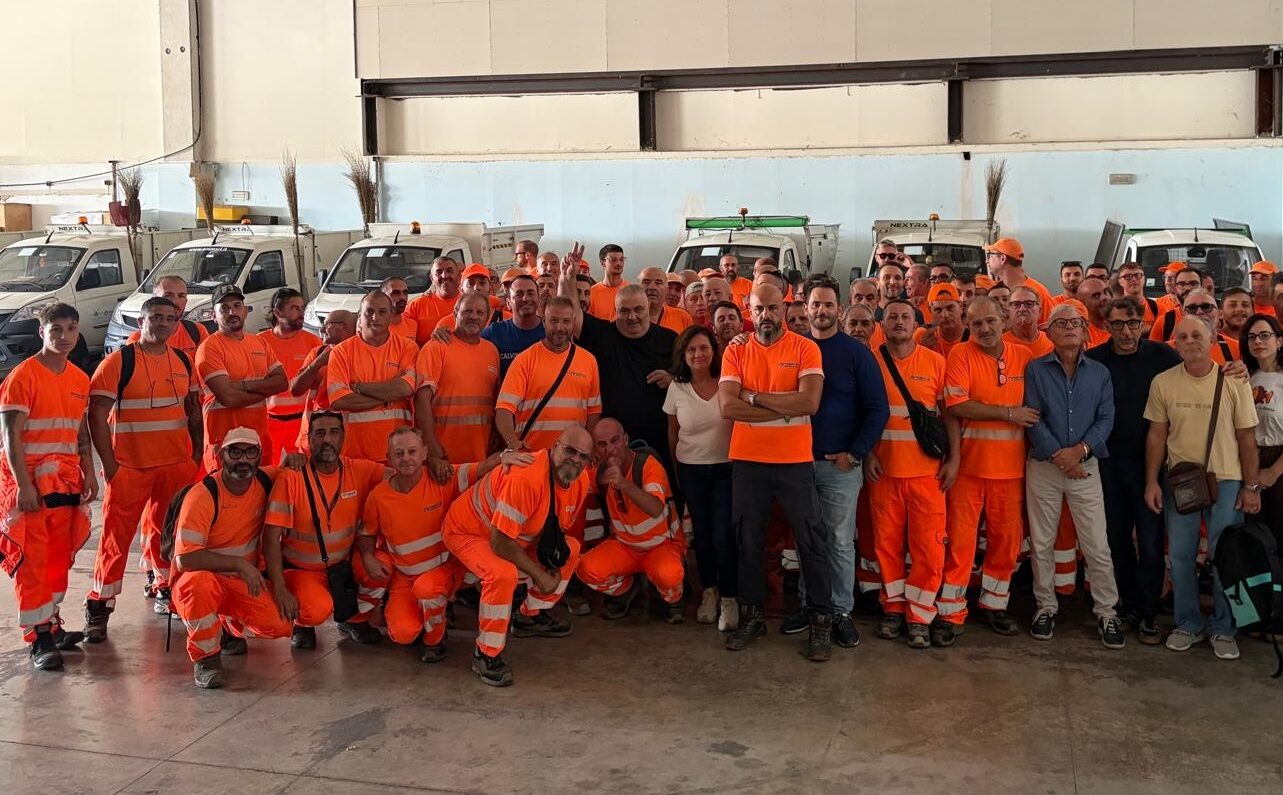 Trapani, sciopero degli operatori ecologici: “Decine di lavoratori rischiano il posto”