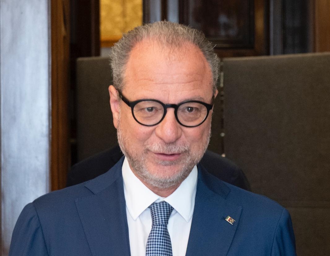 Dimissioni rinviate per Schifani, ma Mulè è pronto per la presidenza