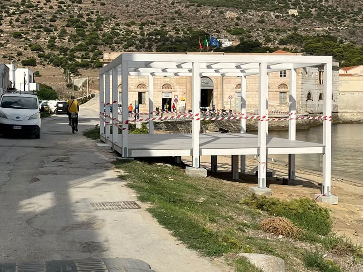 Favignana, la bellezza contesa e la nuova struttura alla Praia