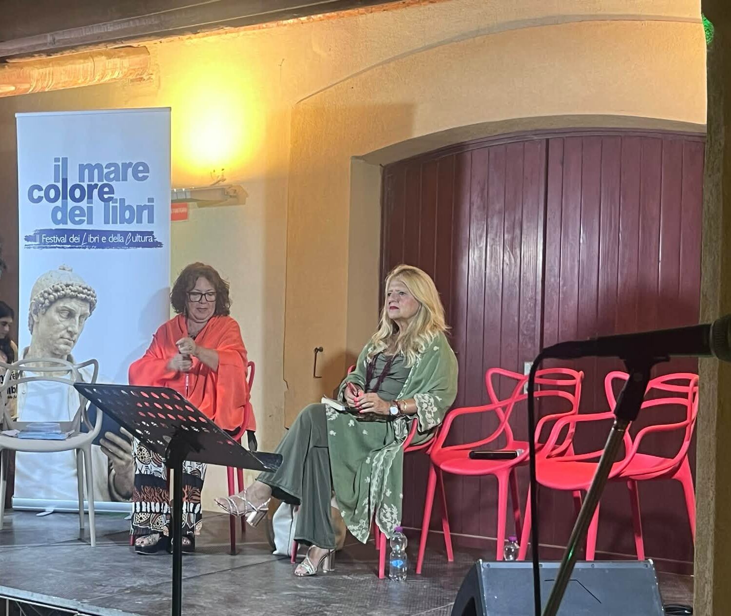A ‘Il Mare colore dei libri’ Giusi Russo con “Come un taglio nel vetro”. VIDEO